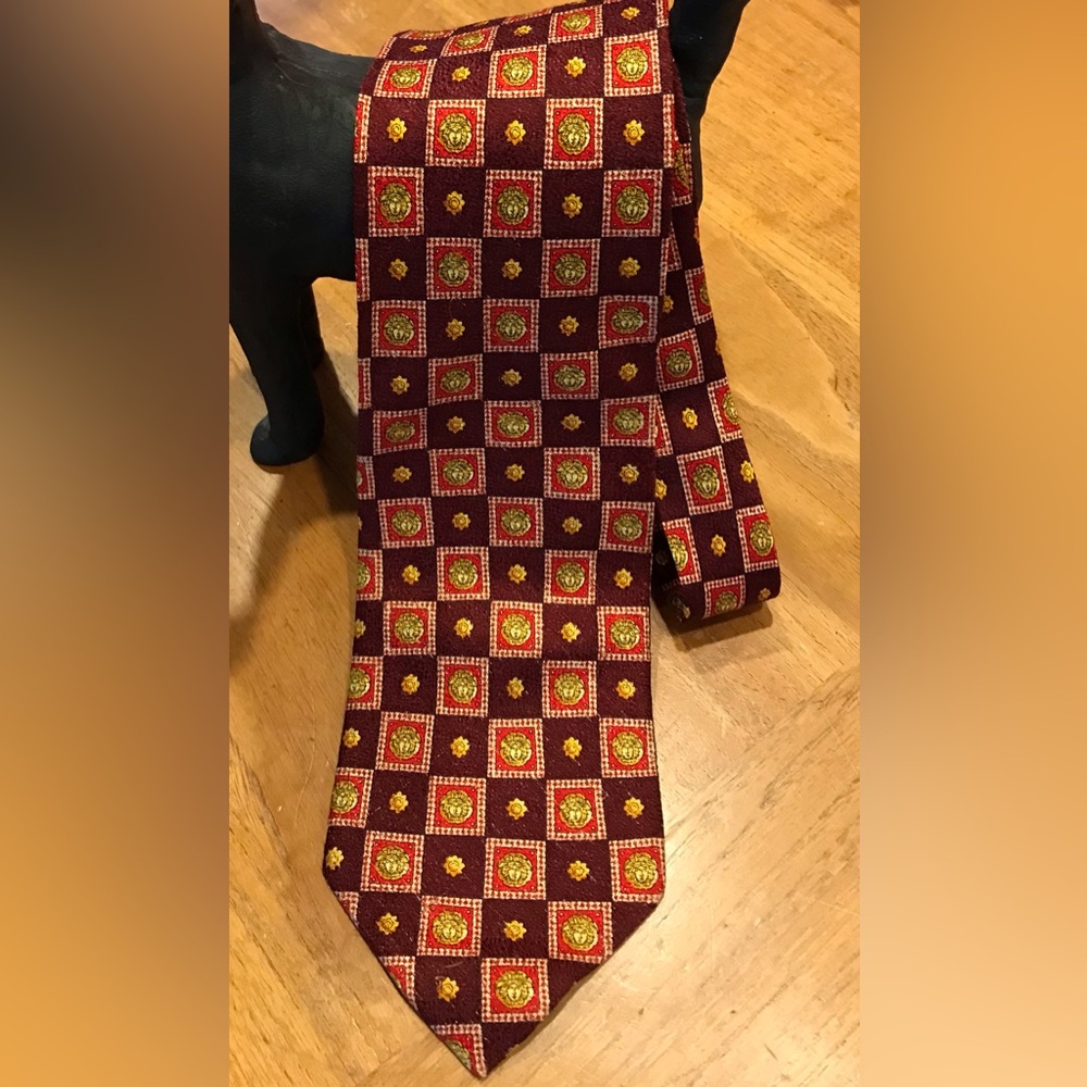 100% Silk Tie by Gianni Versace  Iconic Medusa pattern